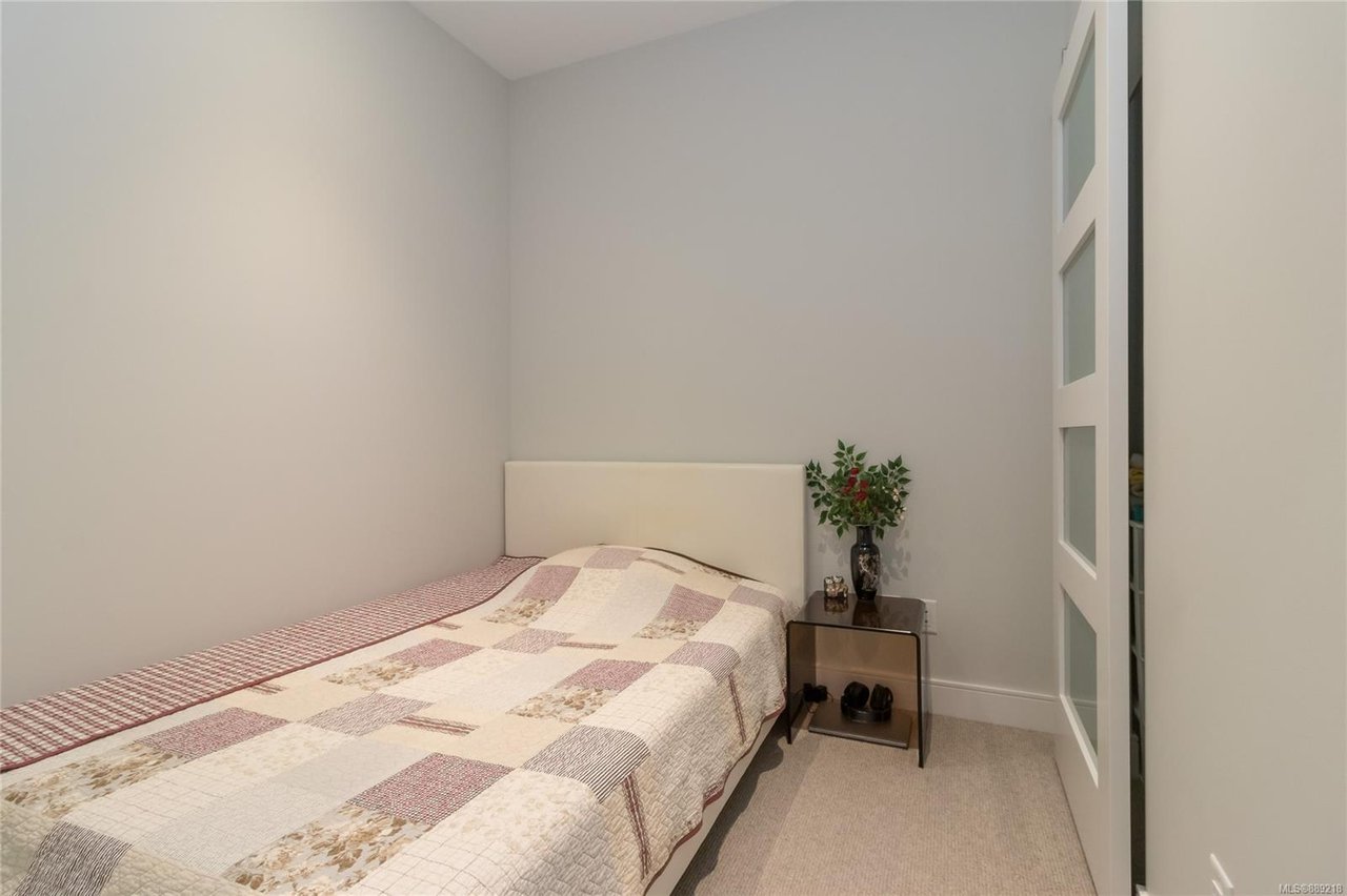 N302-1105 Pandora Ave