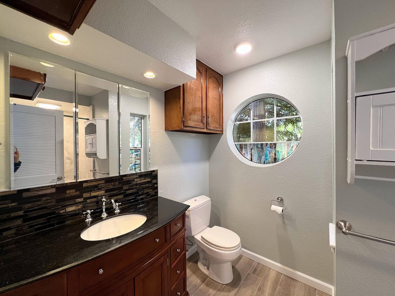1097 Presidio Rd
