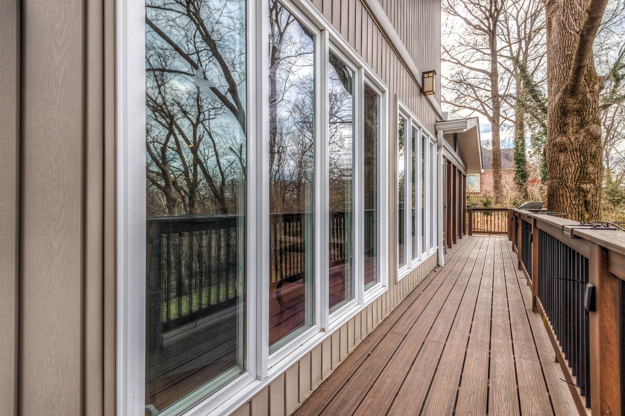 Sophisticated & Stylish in Charming Ladue