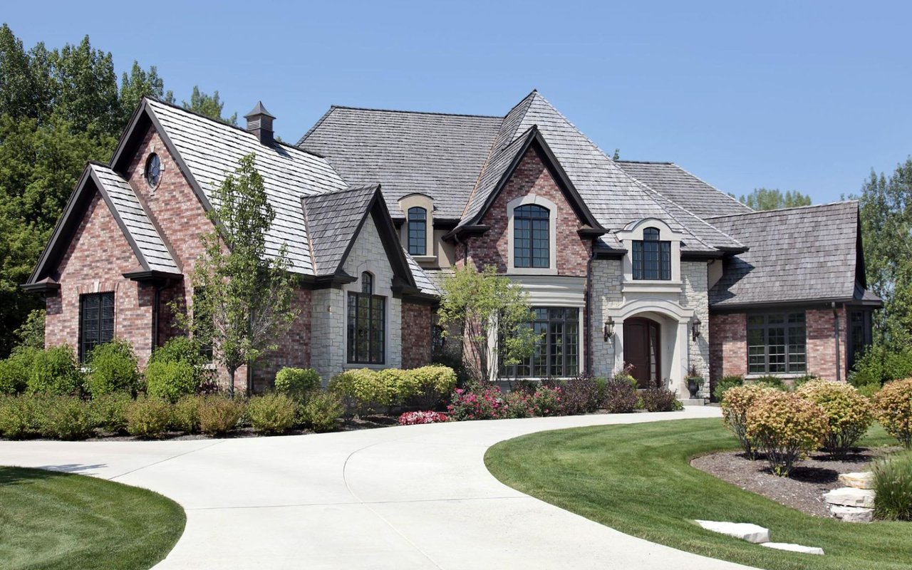 7 Essential Tips for Choosing the Right Home for Your Family