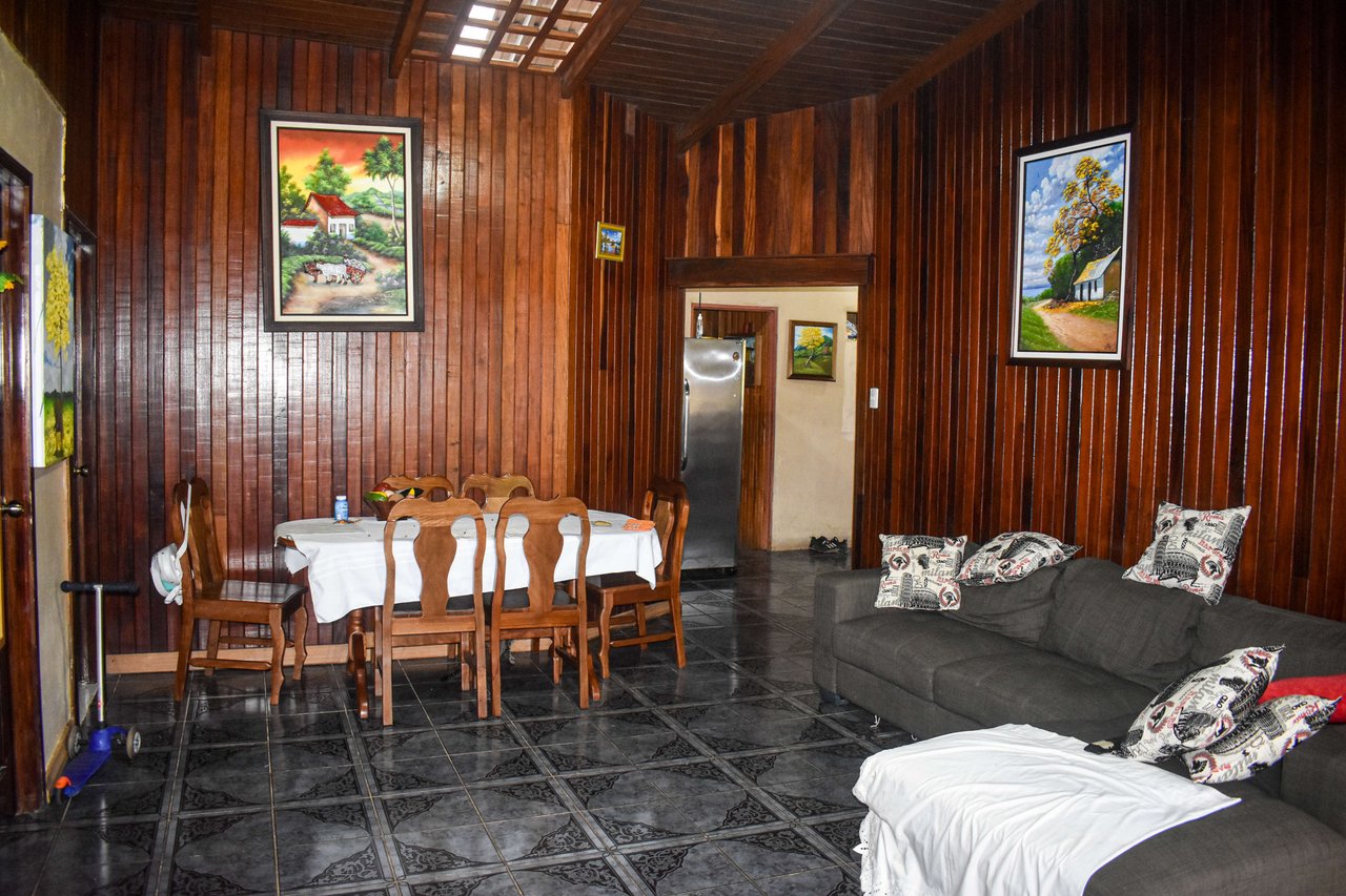 Casa Tucan | Plus 6 small apartments A prime investment opportunity!