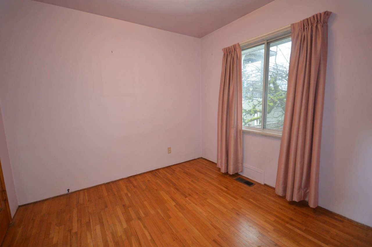 1523 Rosser Ave