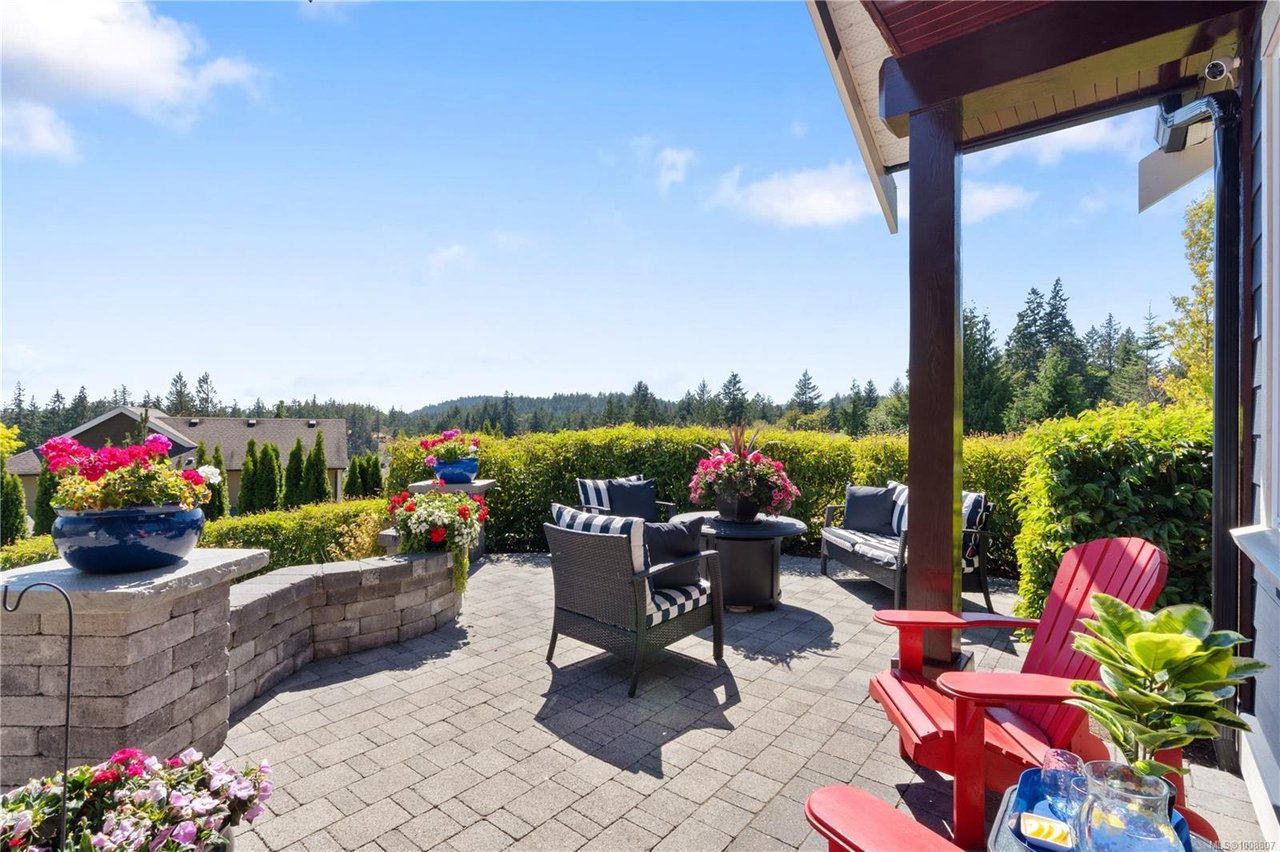 630 Granrose Terr, Colwood