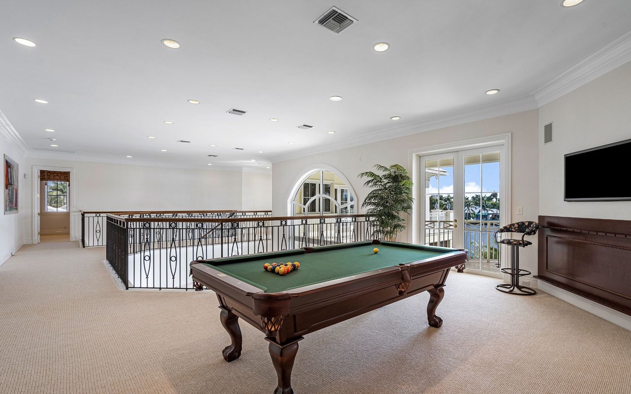 219 Palm Trl