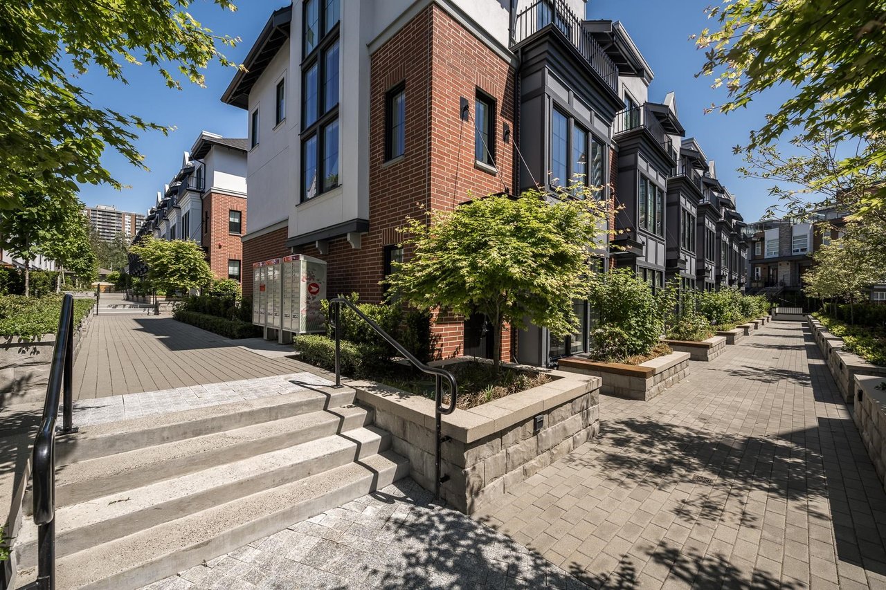 137-2070 Curling Road, North Vancouver