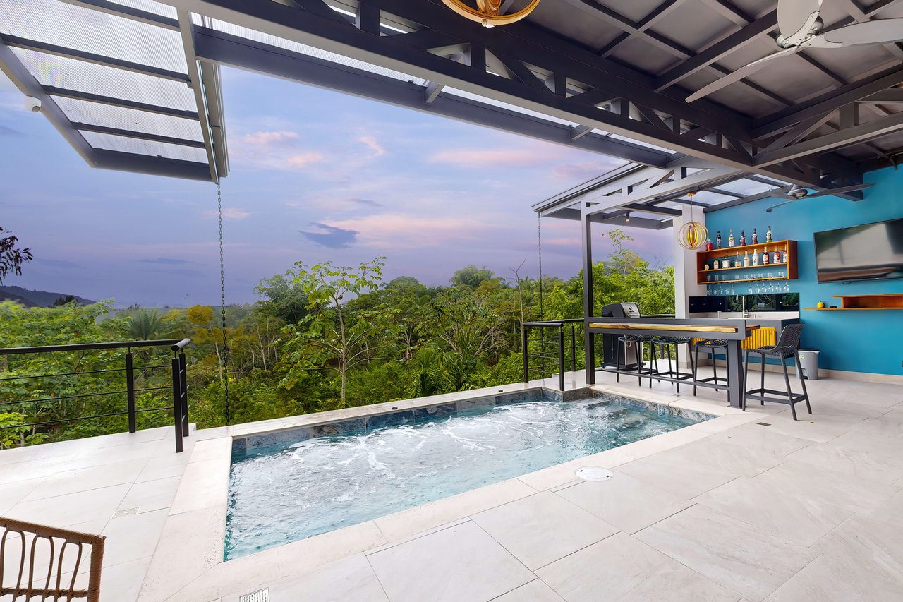 Casa Palma, Brand New Luxury 3 bedroom, 4 bathroom home with Amazing Sunset View in Quepos