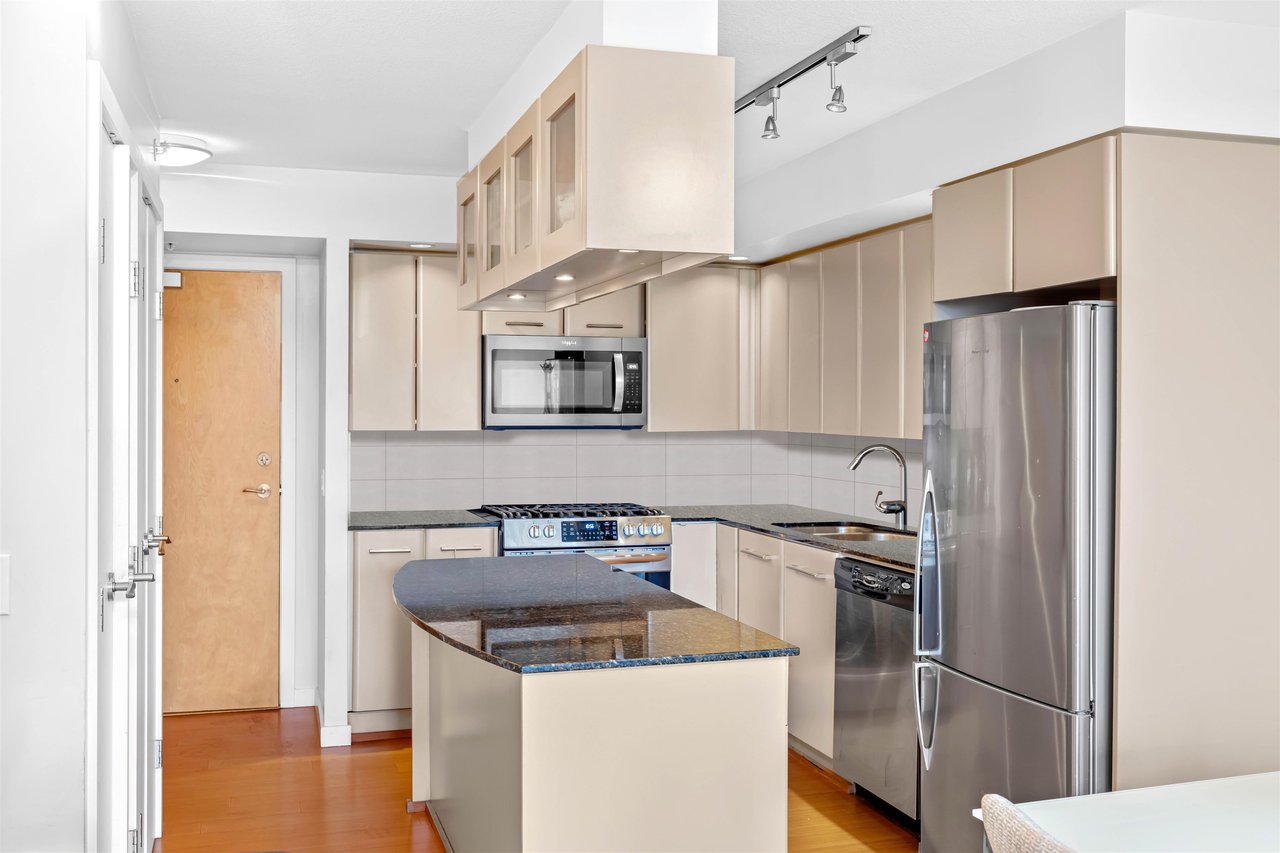 602-683 W Victoria Park