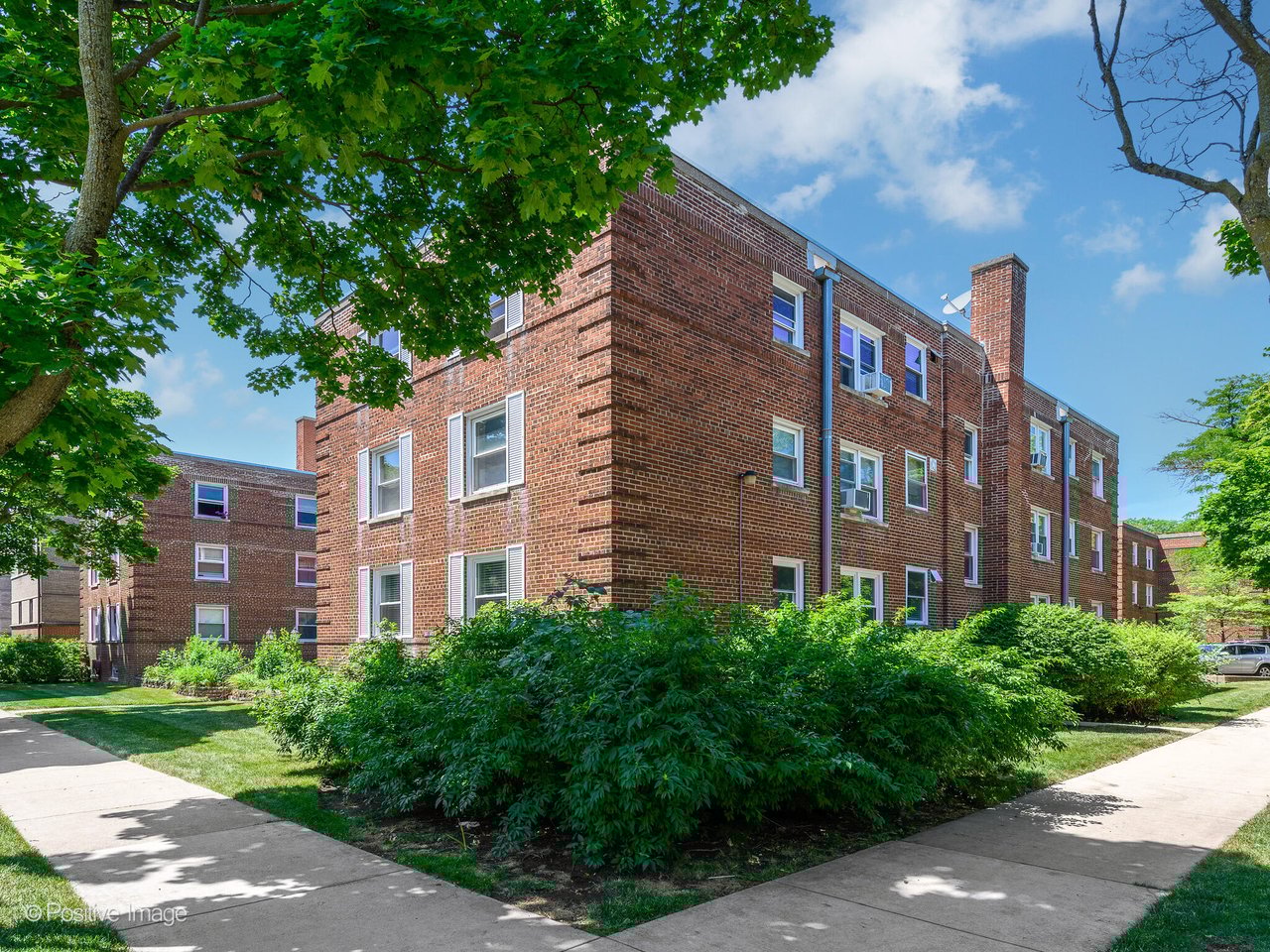 2200 W Farwell Ave Unit 1
