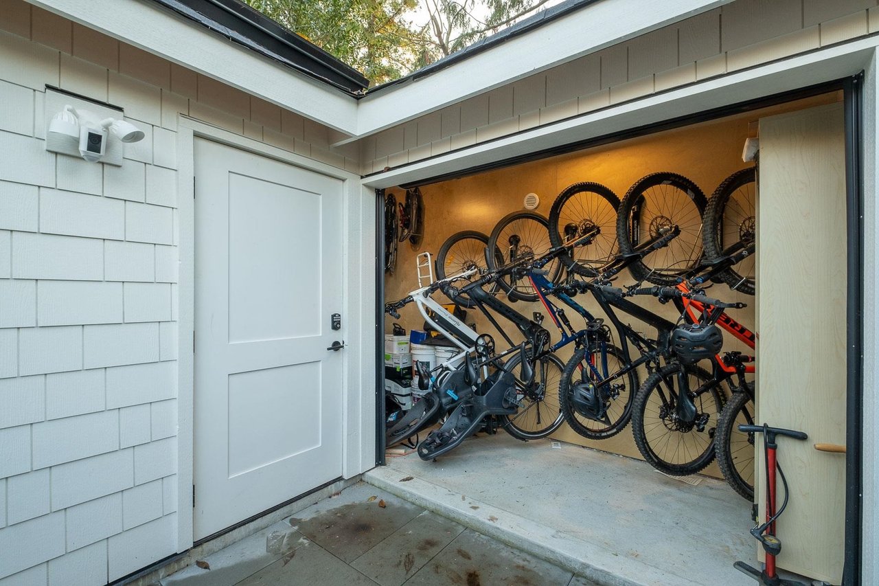 732 Westmoreland Cres