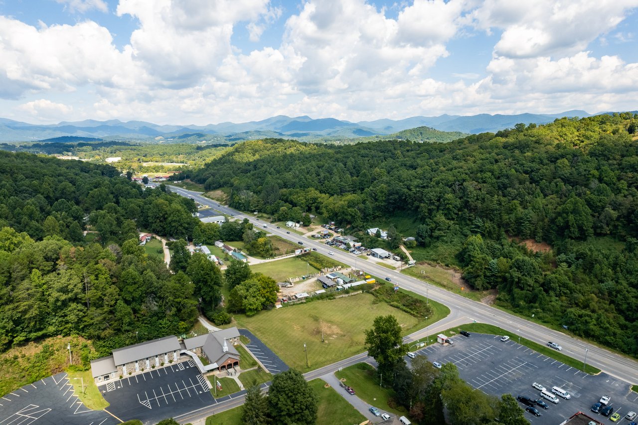 clouds rolling in over the mountains in a bright day in franklin
