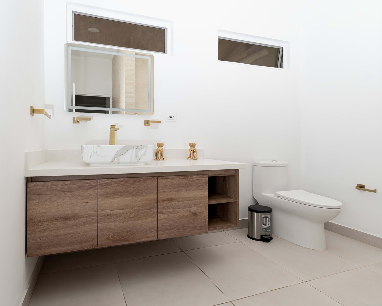 Uvita Paradise Brand New 3 Bedroom, 2.5 Bathroom Modern Home