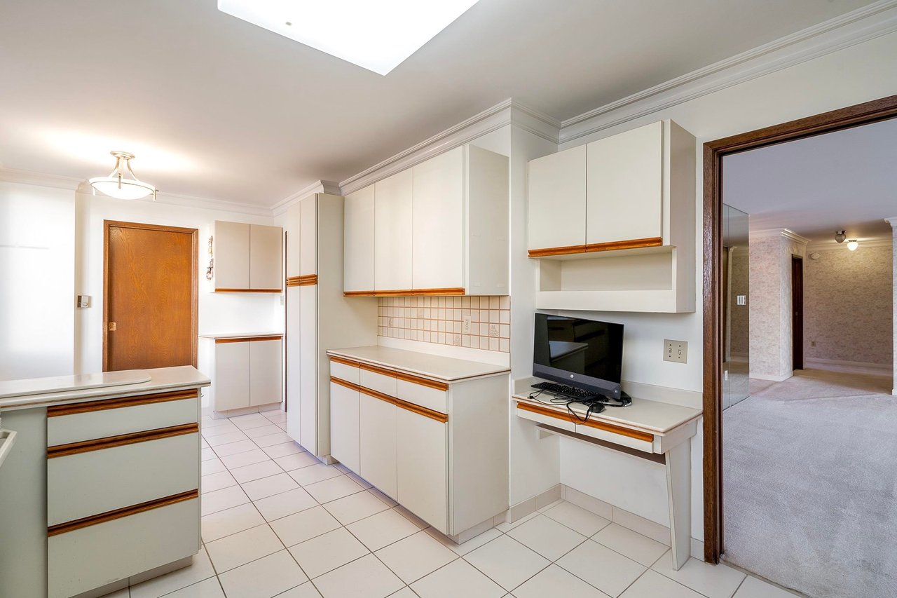 1101-2240 Bellevue Ave Ave