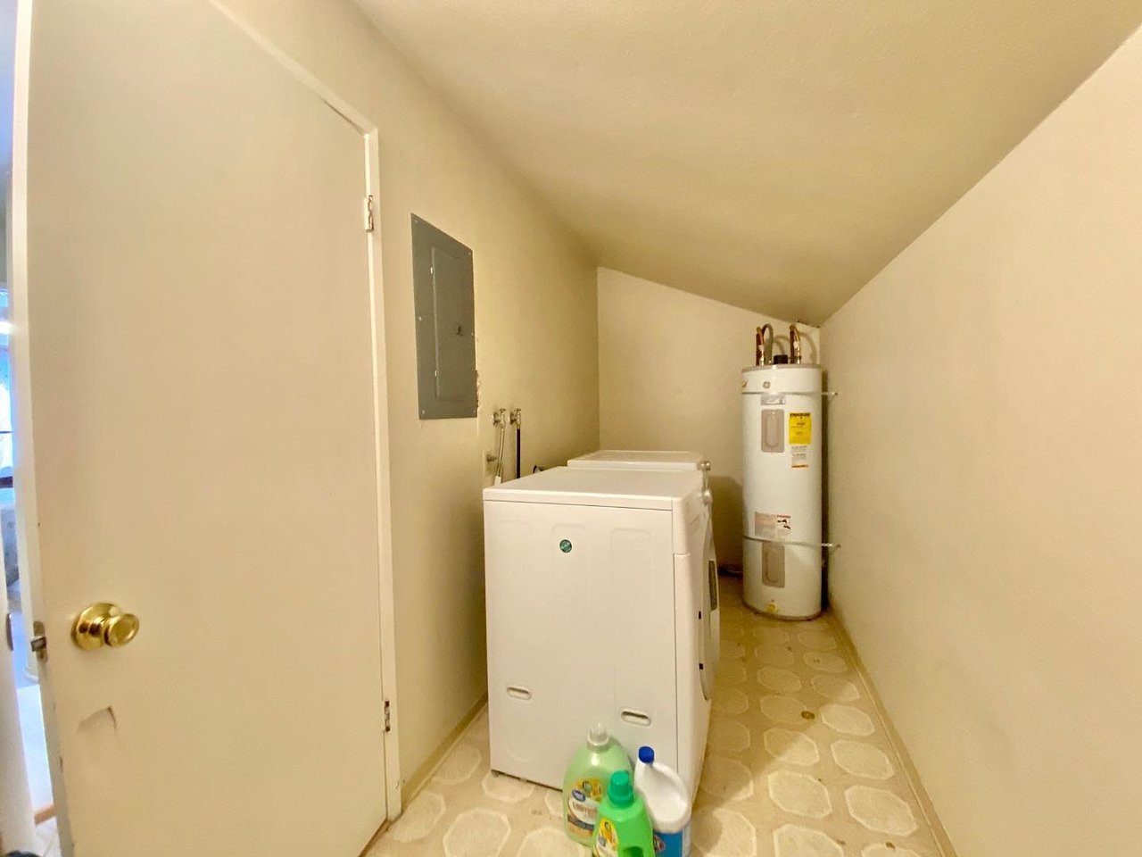 201 Rio Vista Dr APT 19