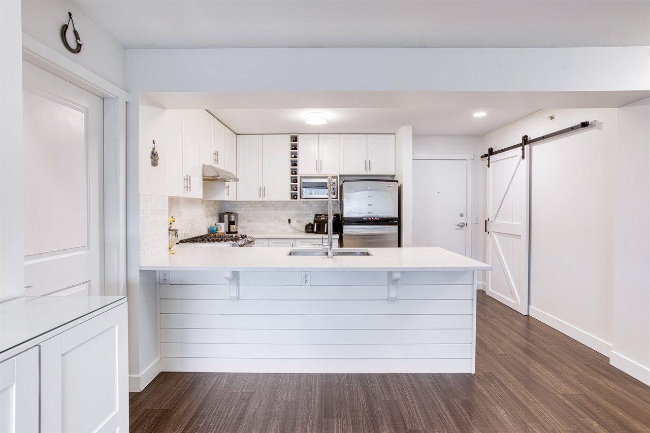 407-200 Klahanie Drive, Port Moody