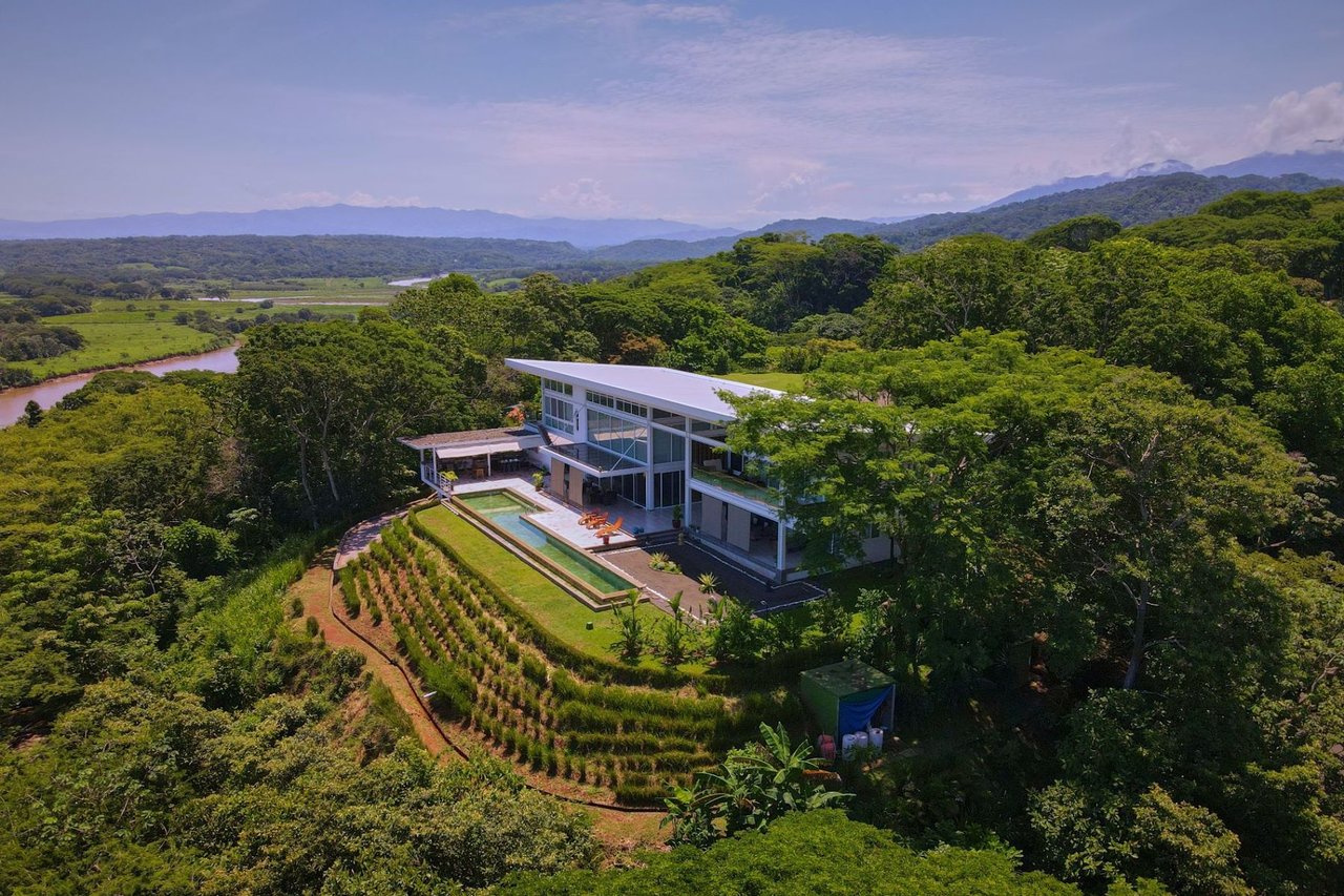 Hilltop Luxury Heliport Estate, Jaco, Puntarenas