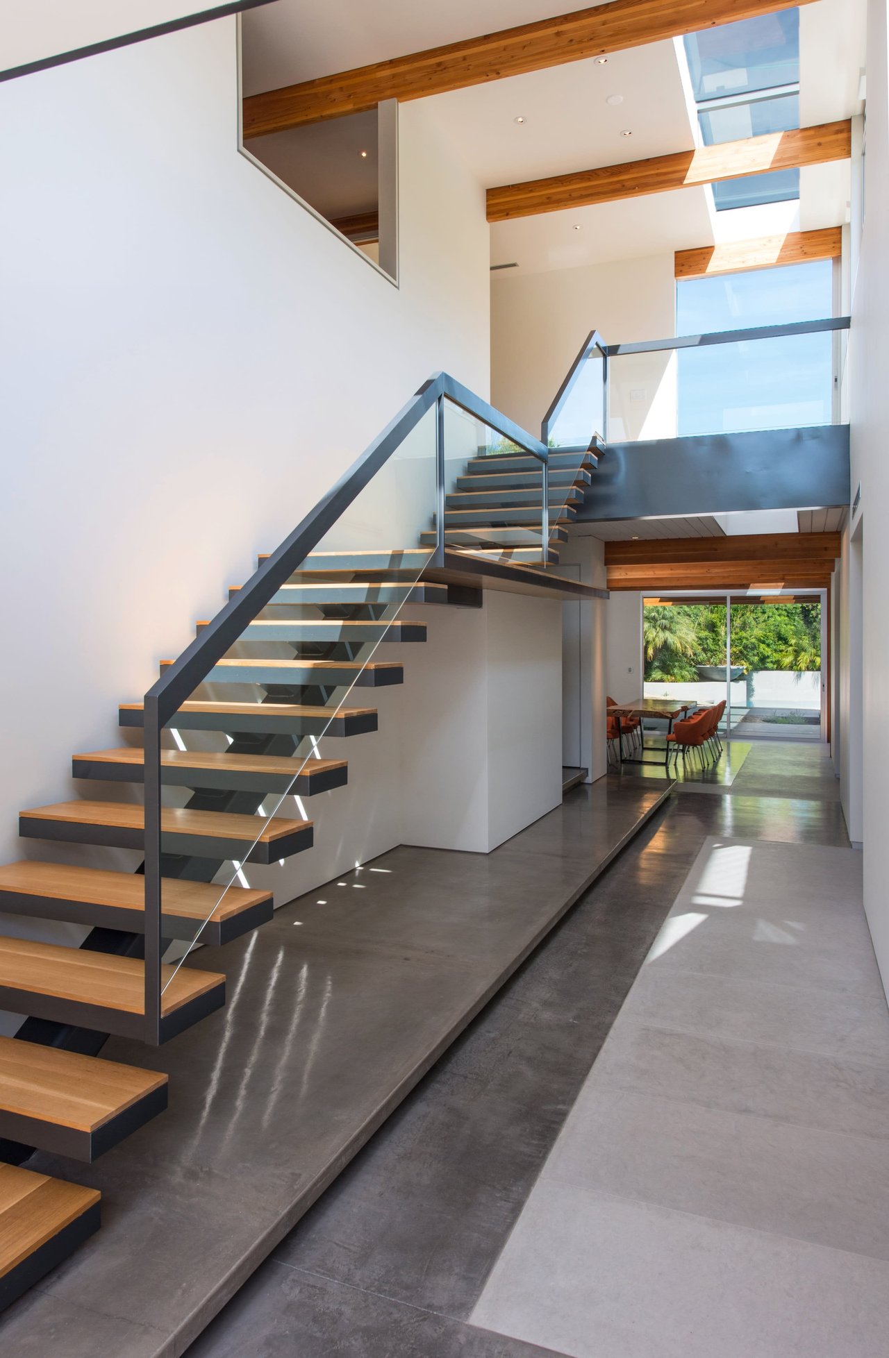 1710 Mandeville Canyon Rd