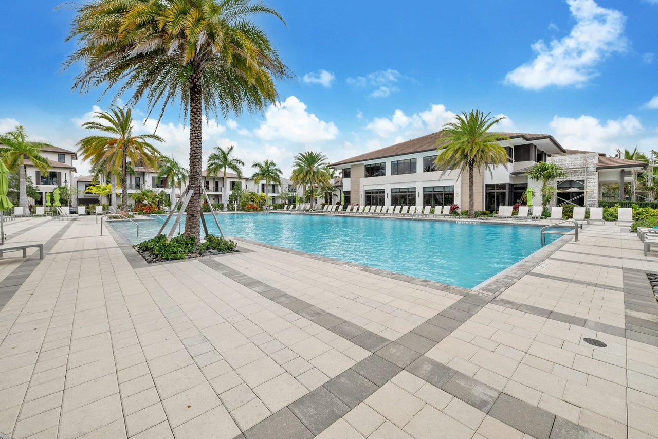 8118 NW 46th Terrace