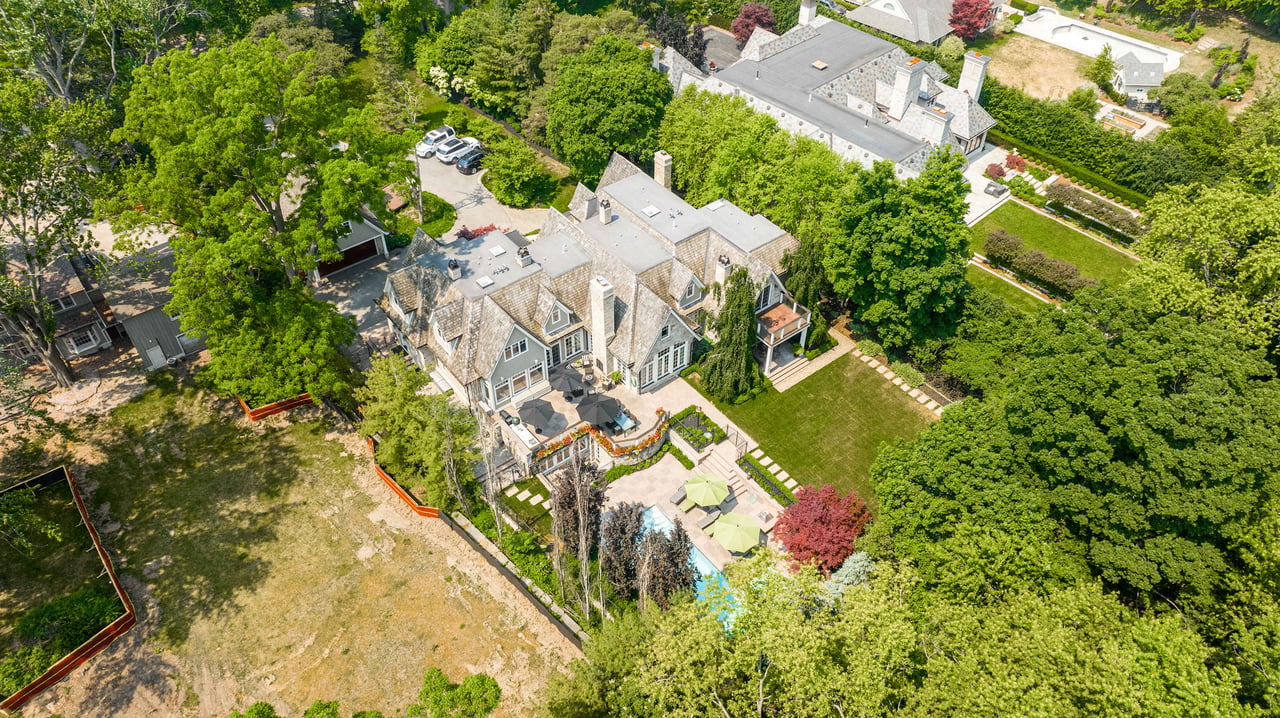 Ranch Inspired Estate in Oakville 