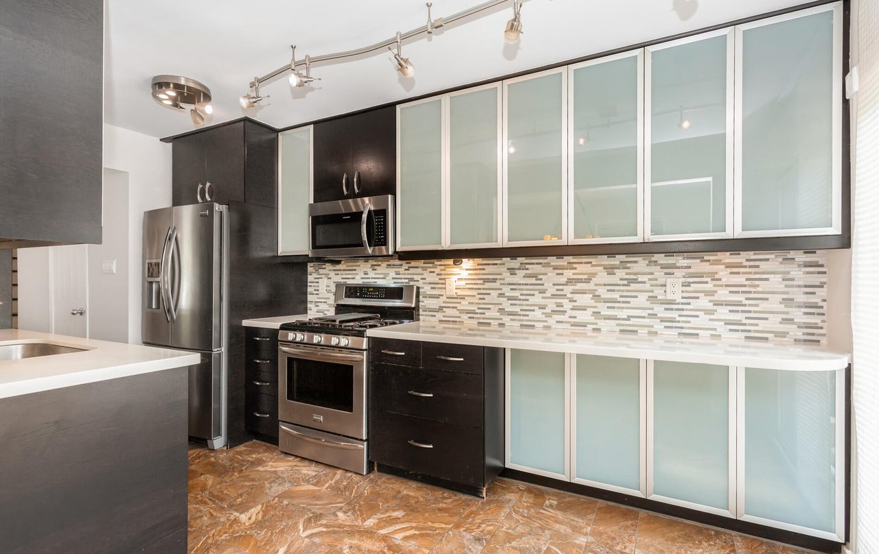 1308 Valerie Cres