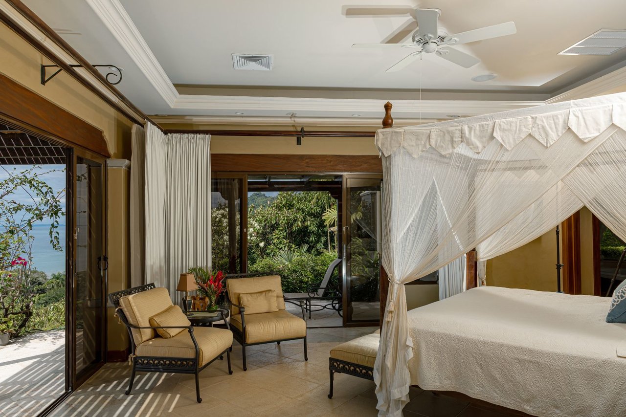 Colonial Ocean View Villa, Dominical, Puntarenas