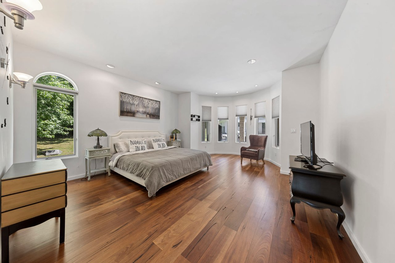 14 E Hill Ct, Cresskill