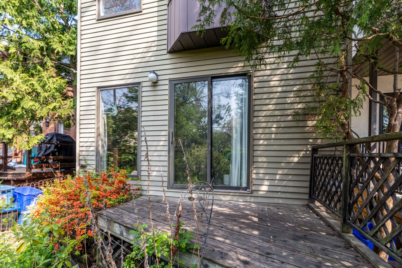 209 Woburn Ave