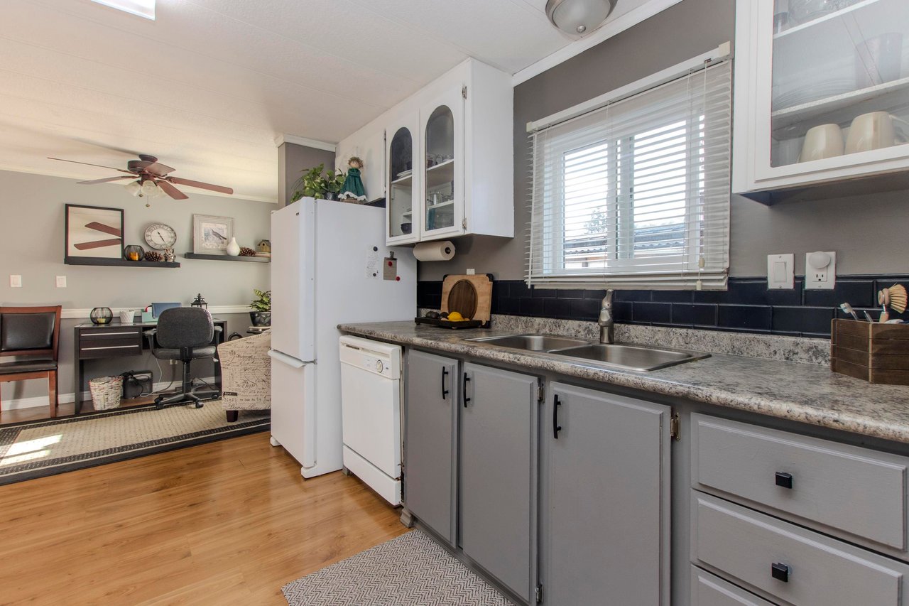 73-1830 Mamquam Rd
