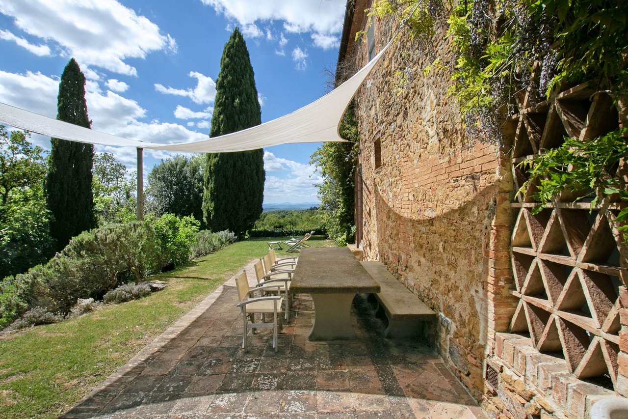 TENUTA RUSTICHELLO “Superb property for sale in the municipality of Montalcino” 