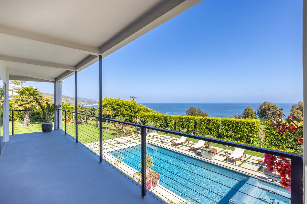 Malibu Luxury 4 BR Home w Pool and Ocean Views