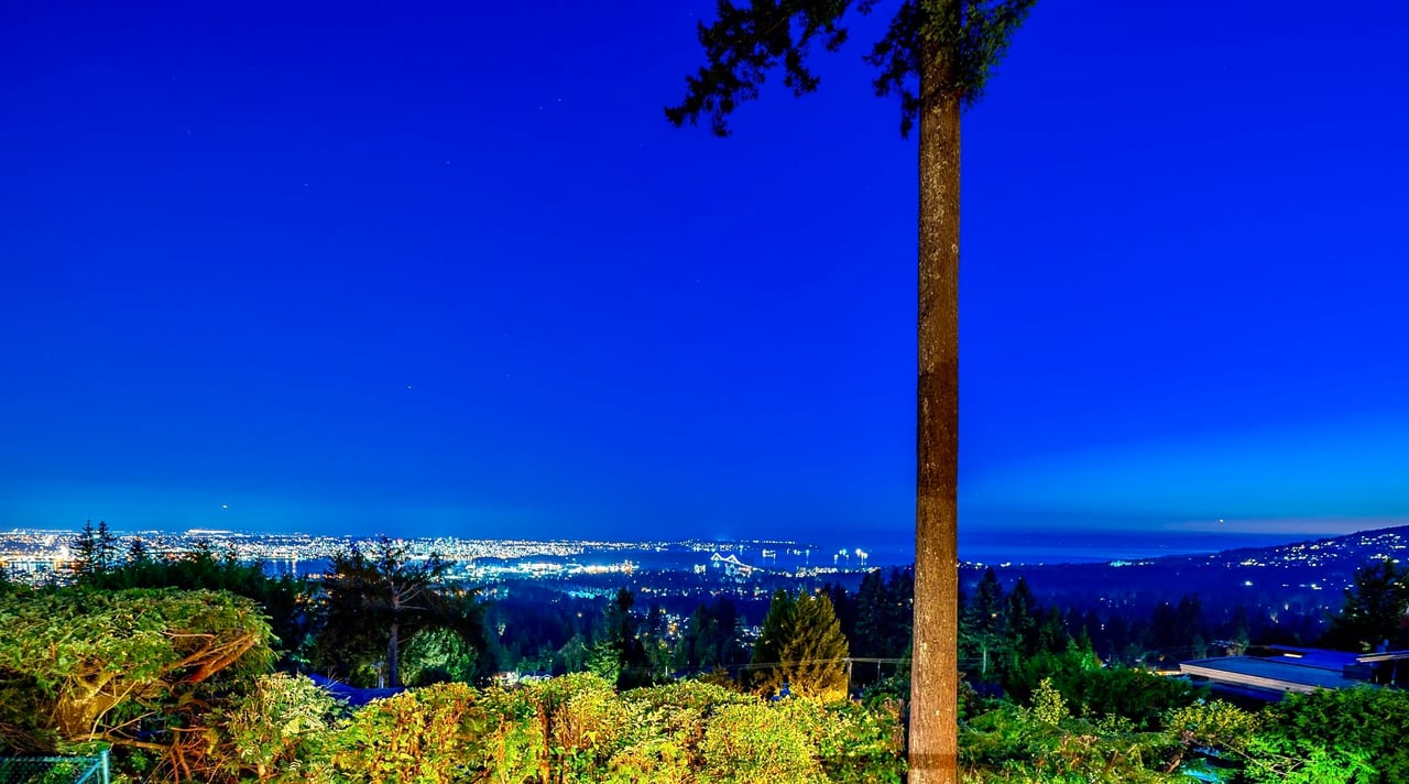 209 Rondoval Cres