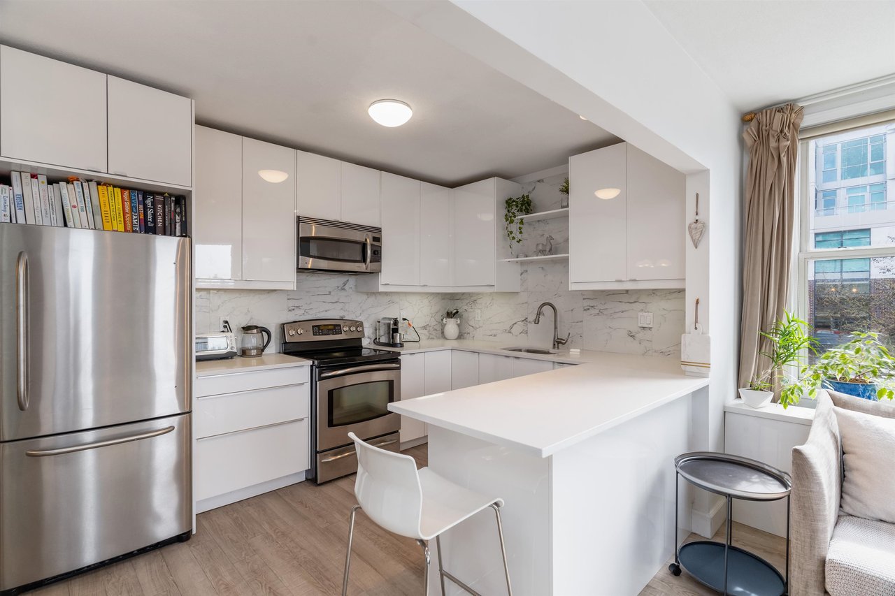 102-108 W Esplanade Ave