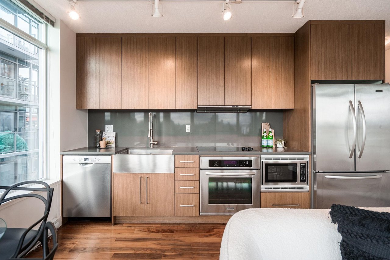 714-250 E 6th Ave