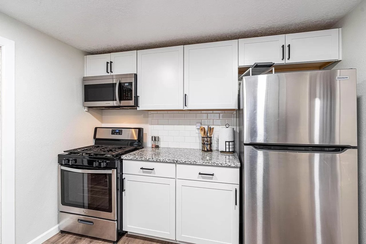 1019 Cerro Vista Rd SW