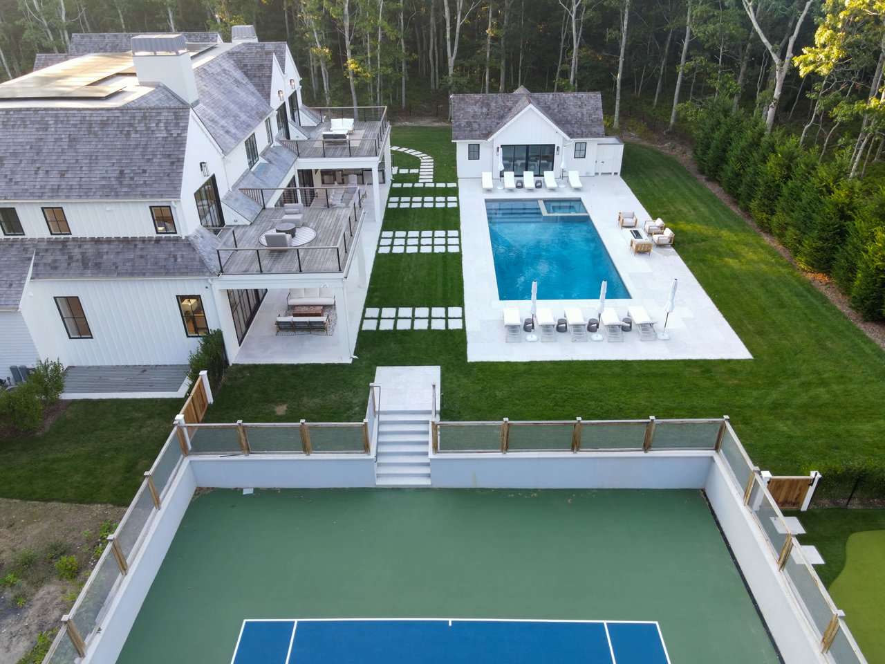 363 Wainscott Harbor Rd