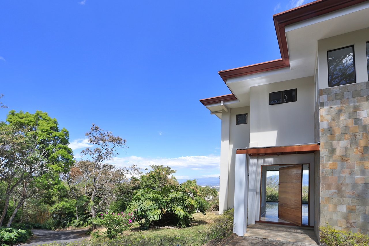 Panoramic View Terrace Residence, Ciudad Colon, San Jose