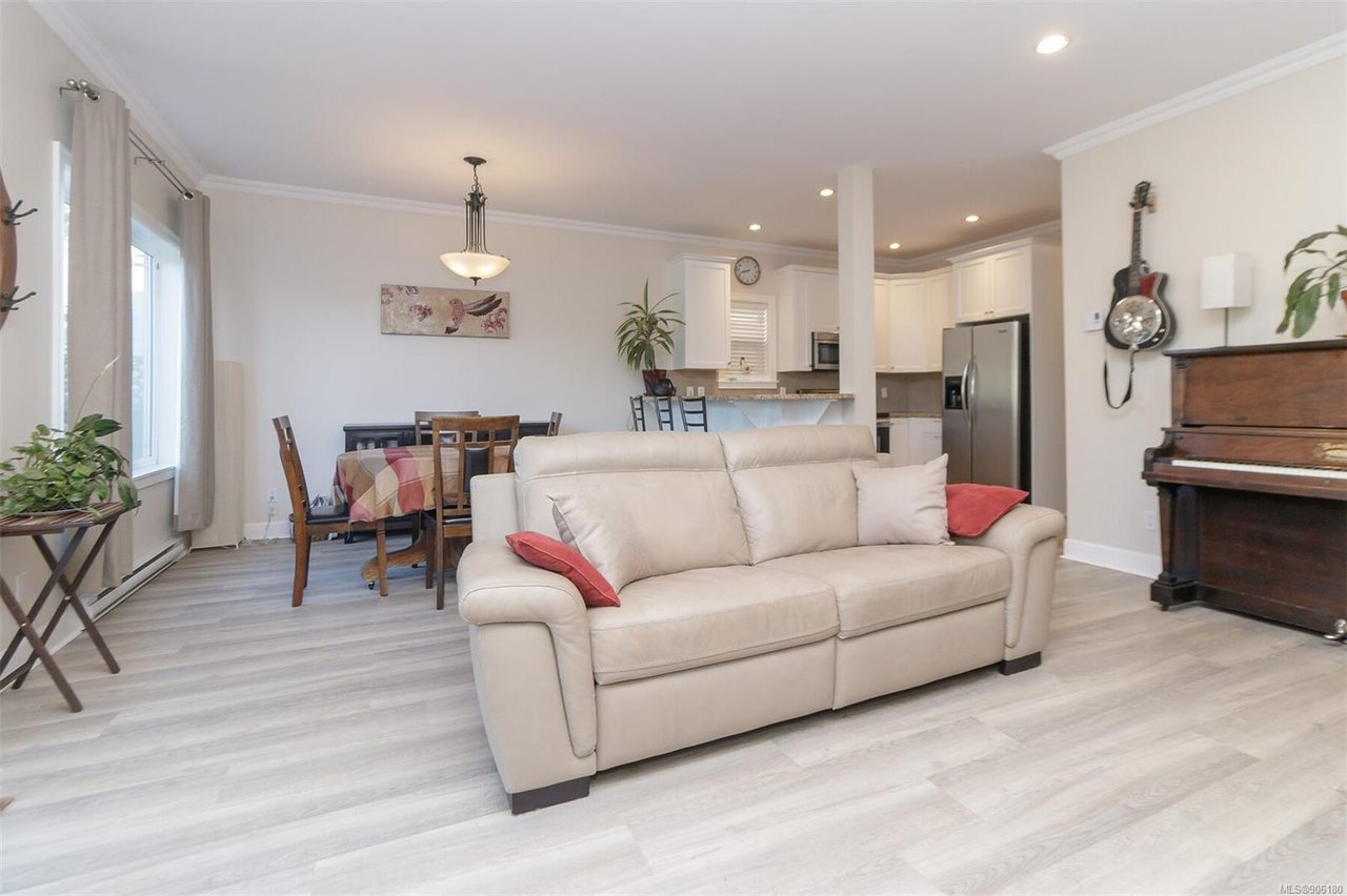 2074 Solent St, Sooke