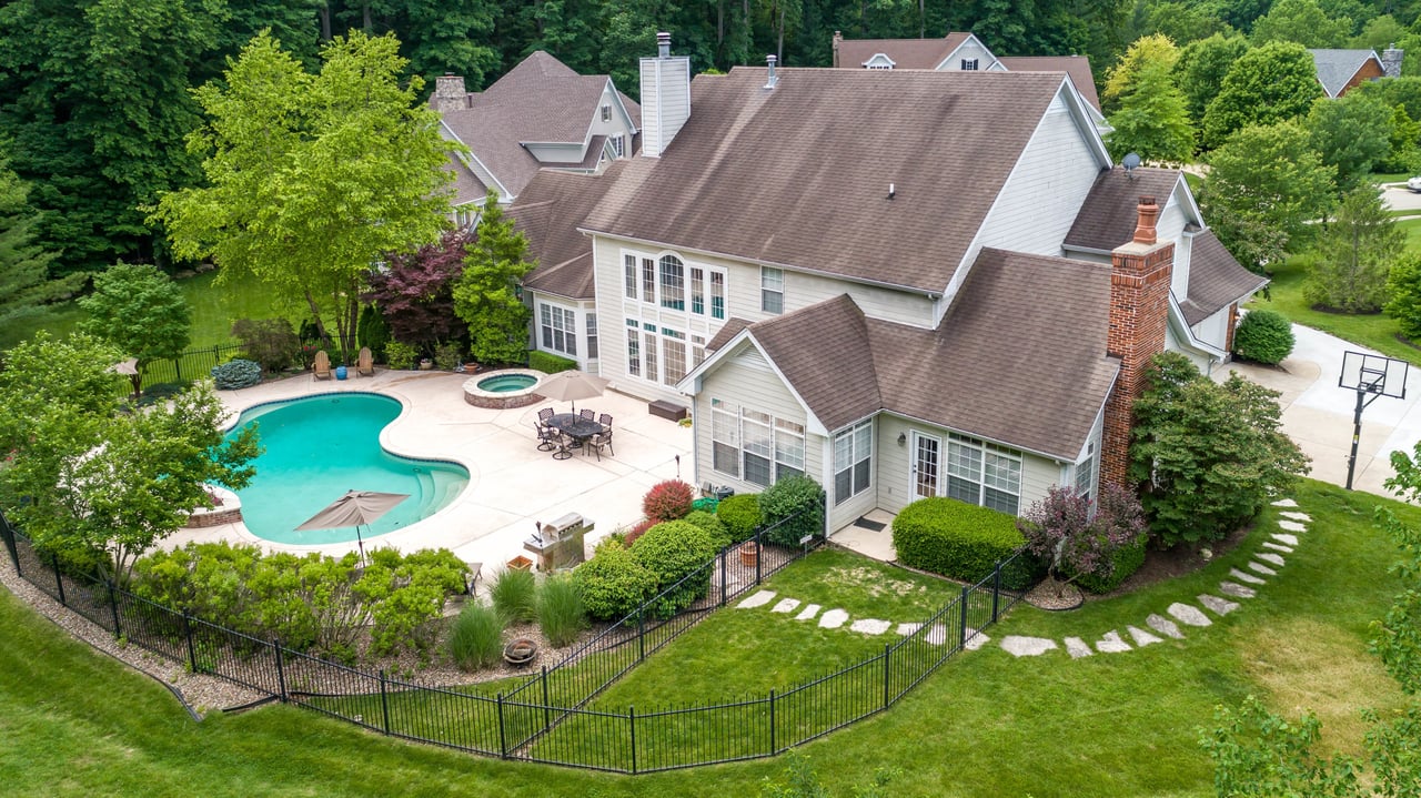 Newer Construction and Oh So Close to Chesterfield Amenities