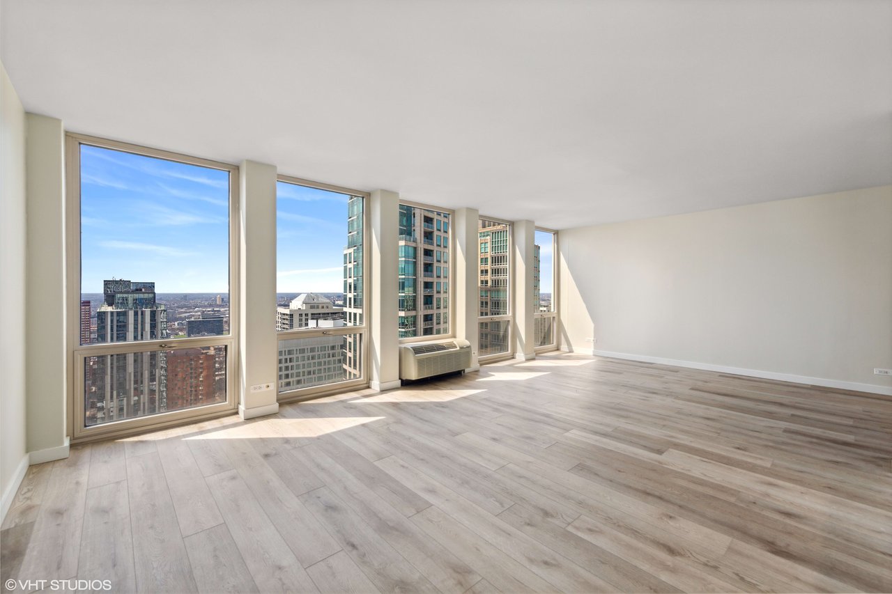 111 E Chestnut St #44B, Chicago, IL 60611