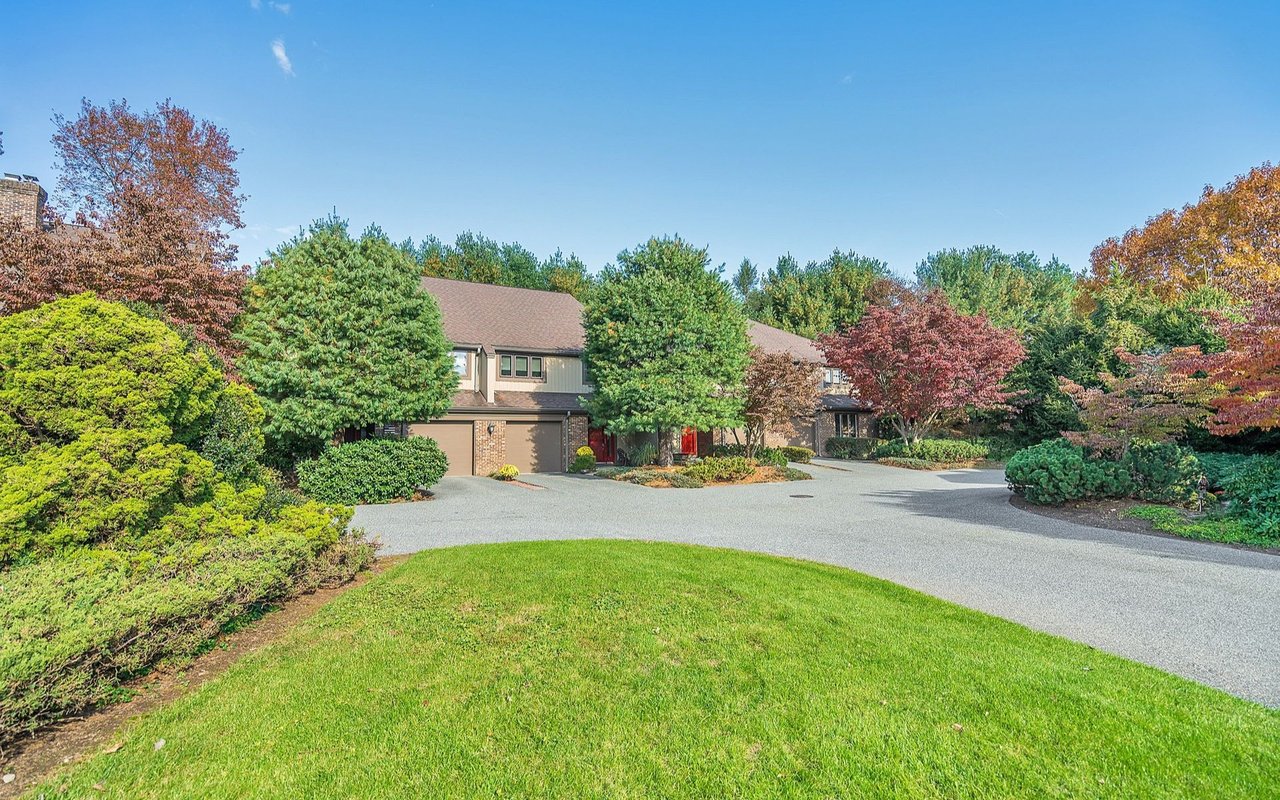 90 Frost Ln