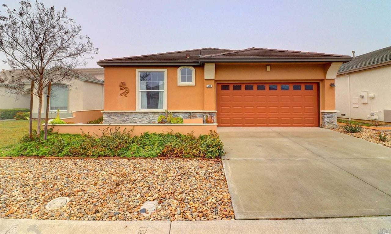 590 Turnberry Ter