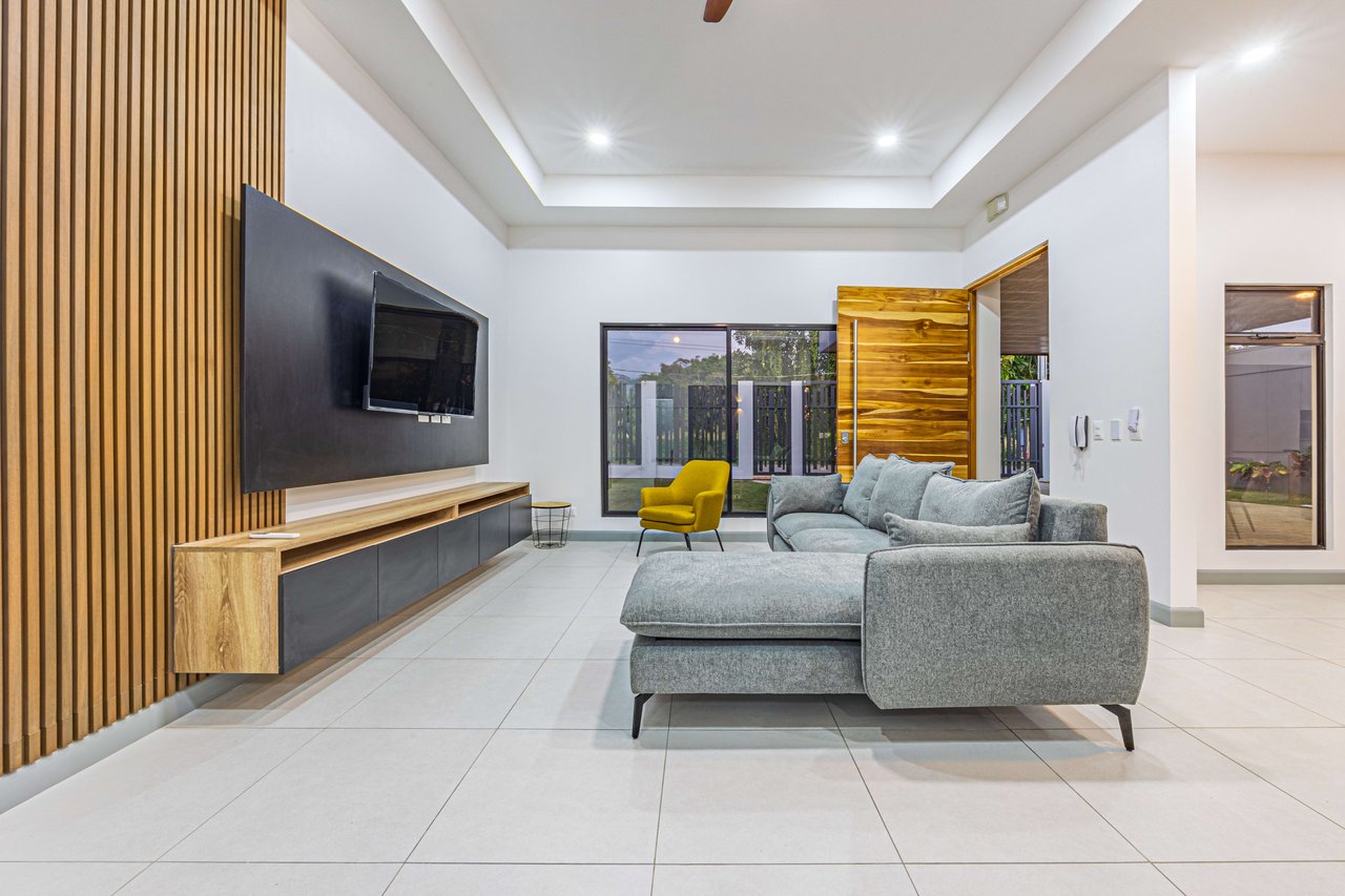 Casa Morfa: Brand New Home in Uvita's Premier Neighborhood