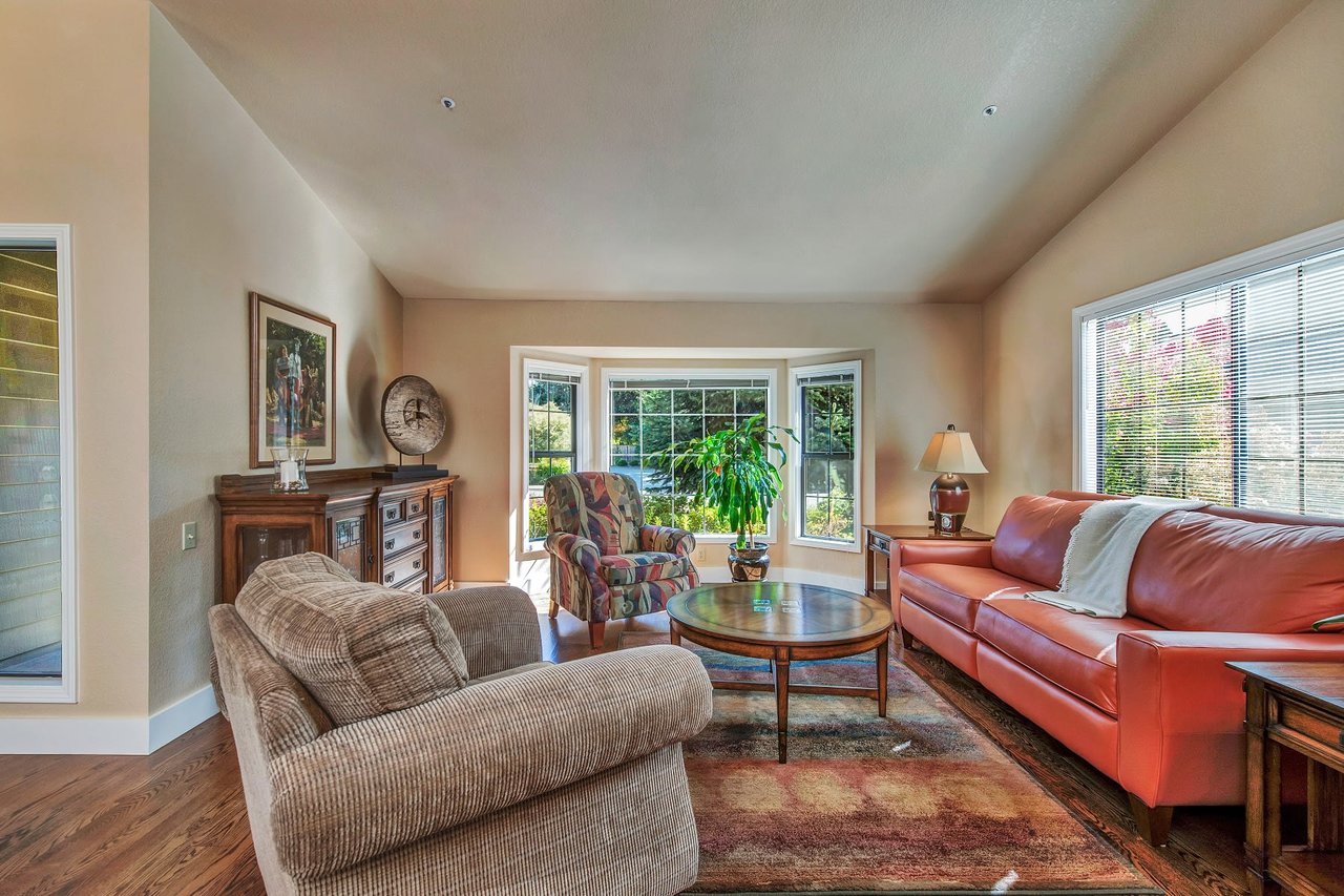 413 Tee Dr