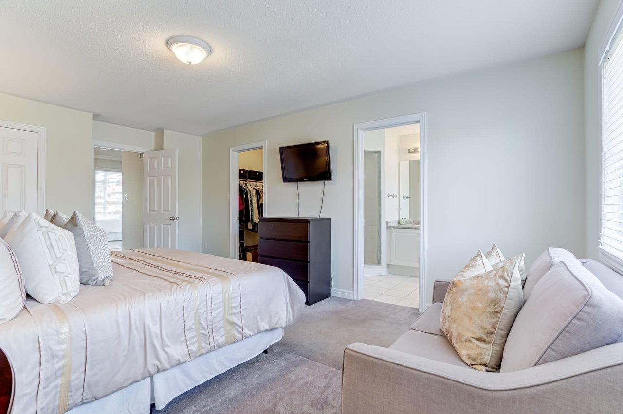 26 Black Locust Dr