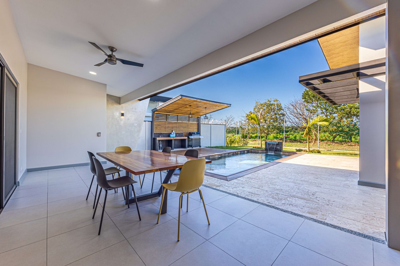Casa Morfa: Brand New Home in Uvita's Premier Neighborhood