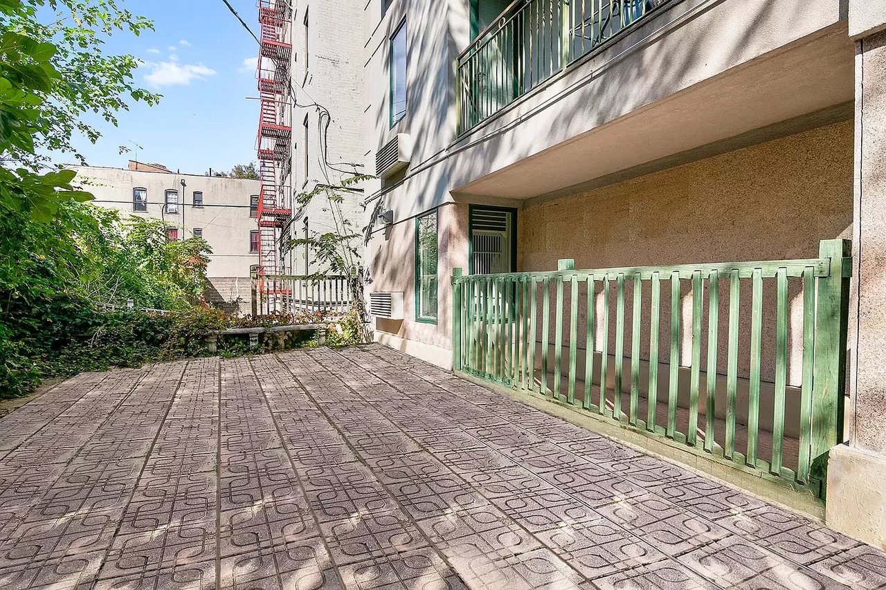 2155 Daly Ave, #1B