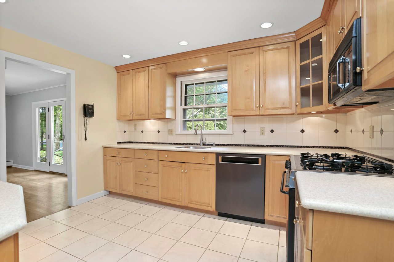 398 Greens Farms Road
