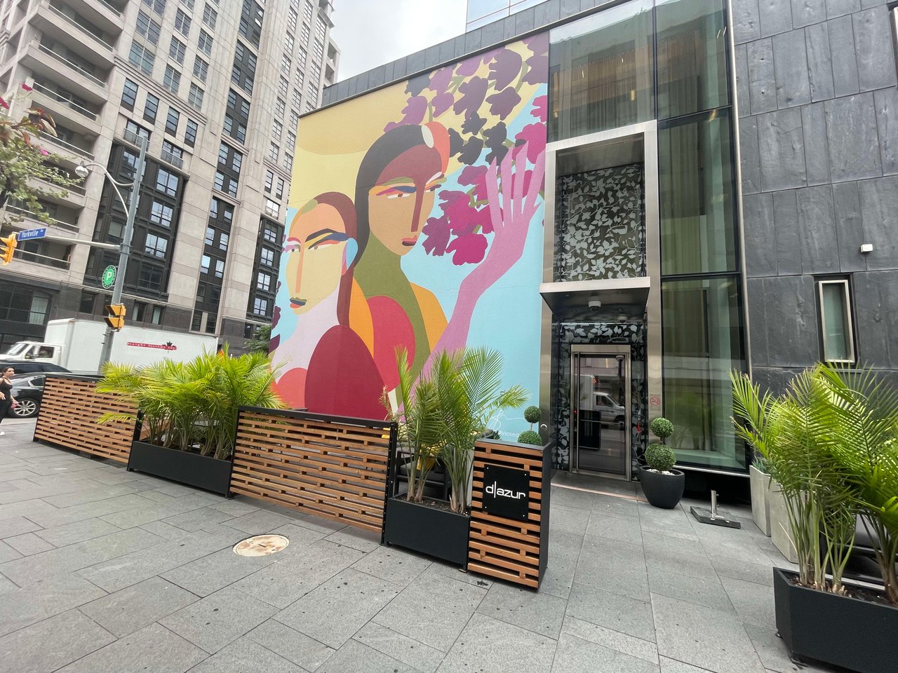 YORKVILLE MURALS ARE BACK!