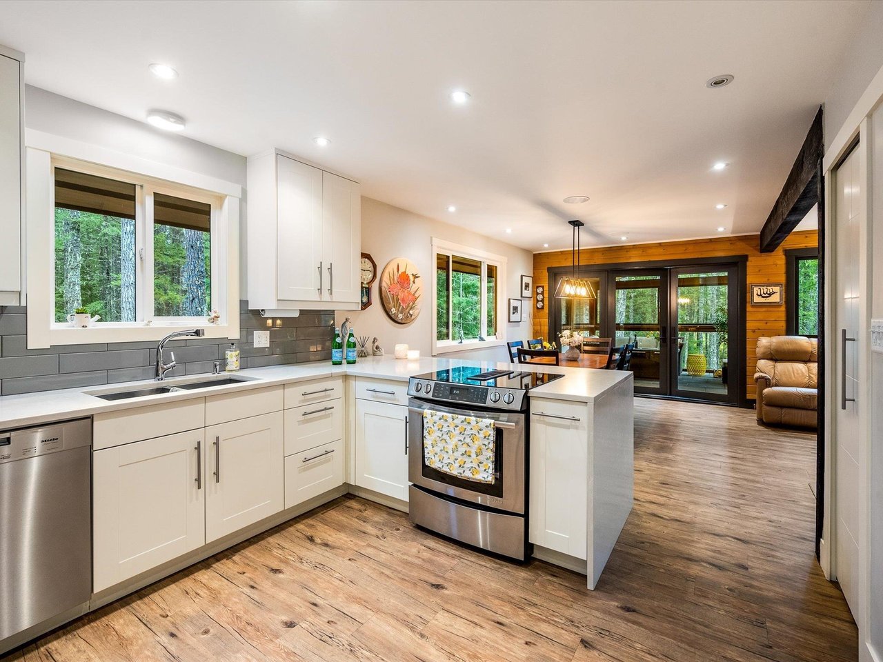 4 Ridge Dr