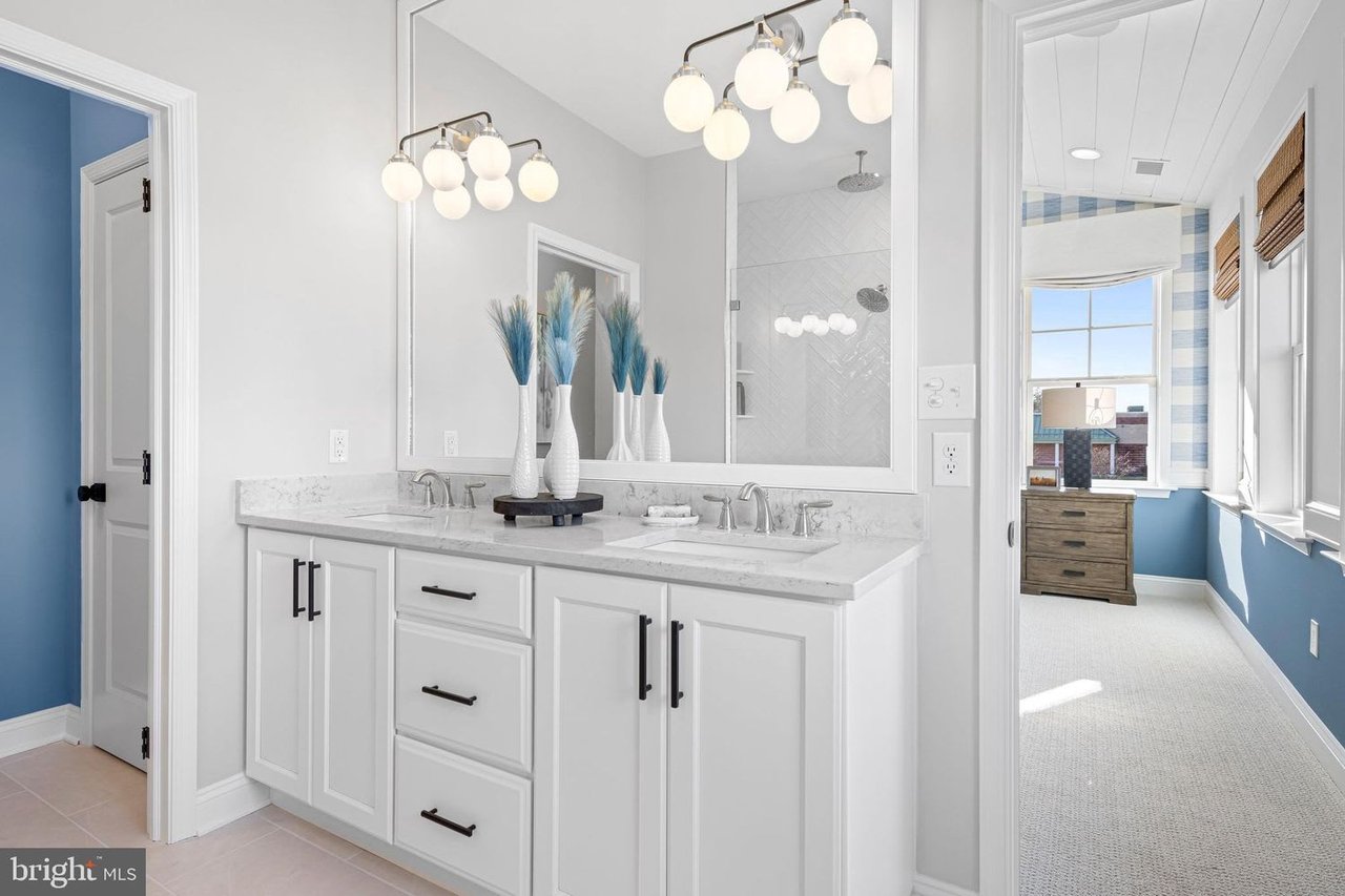 bath with double vanity