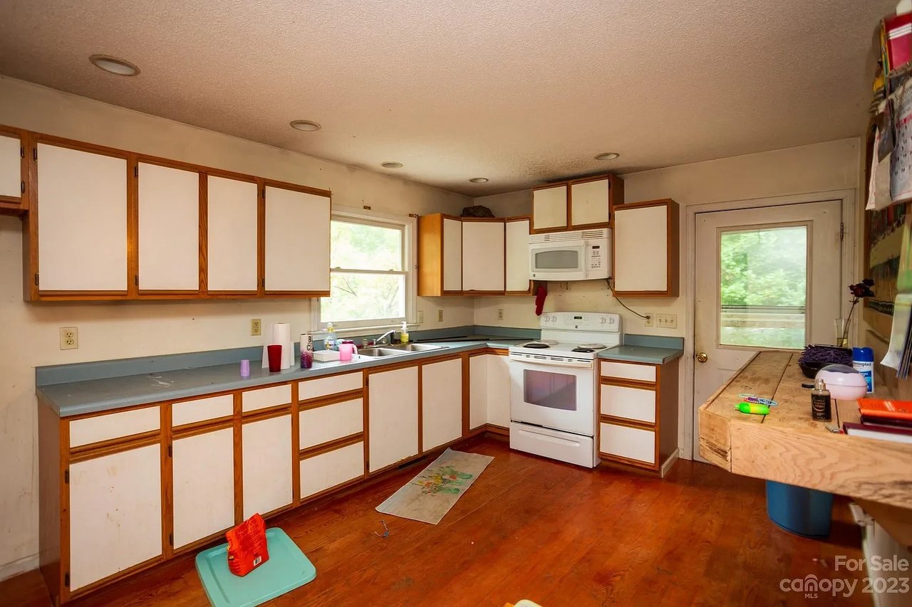 88 Adams Dr